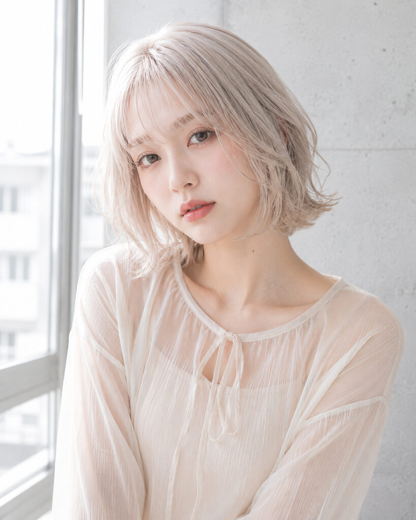 ホワイトシルバー×ボブ